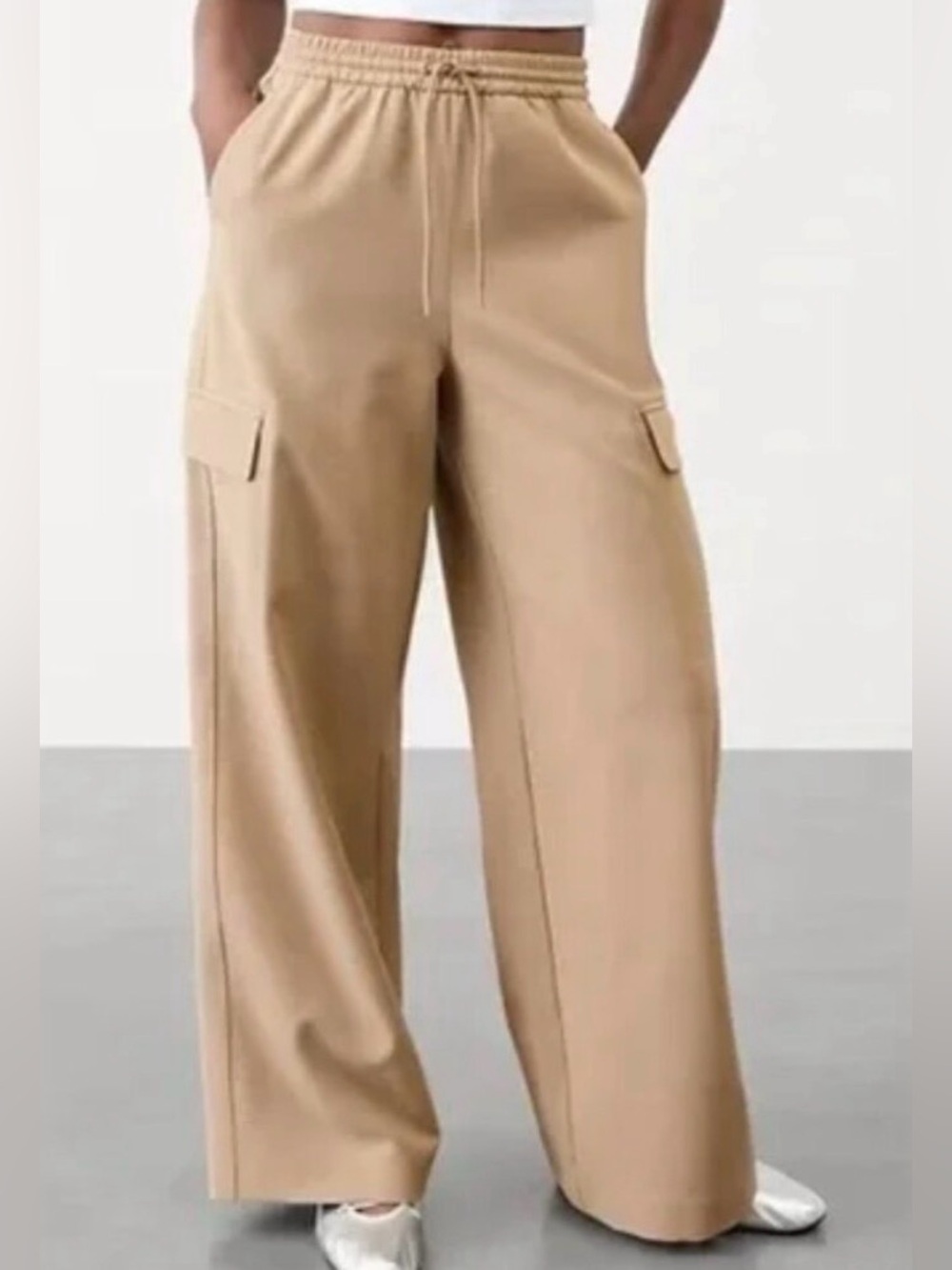 Athleta Promenade high rise Wide Leg Cargo Pants Beige Size LP
